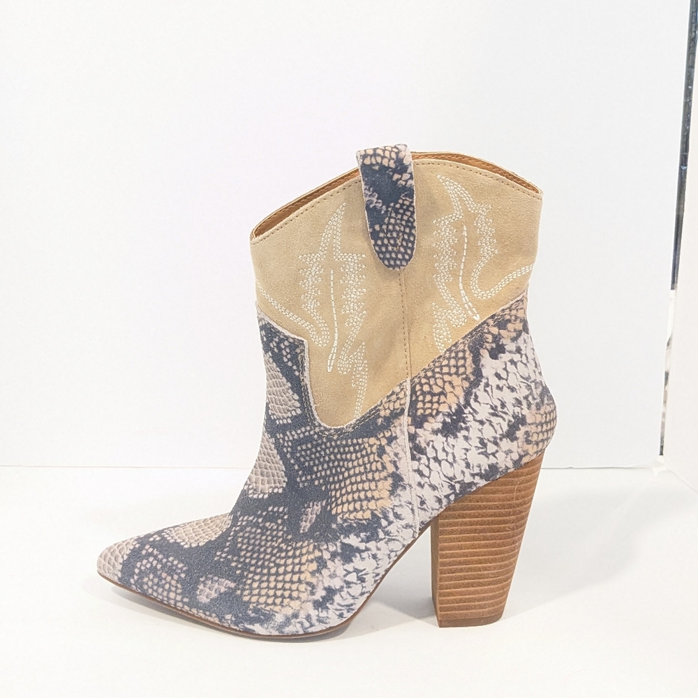 NWT Dingo Calico Snake Print Leather Boots. - Picture 2 of 16